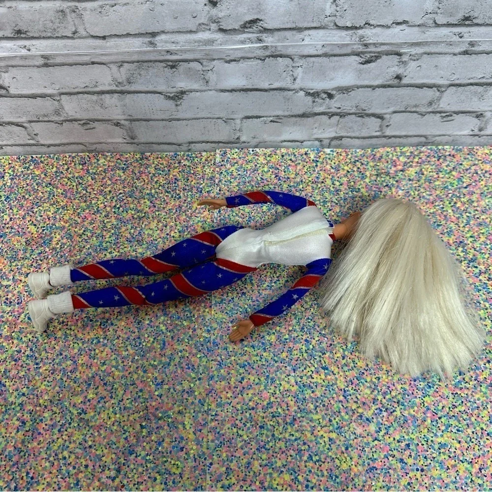 Barbie Atlanta 1996 Olympic Gymnast Doll Articulated Long Blonde Hair Outfit